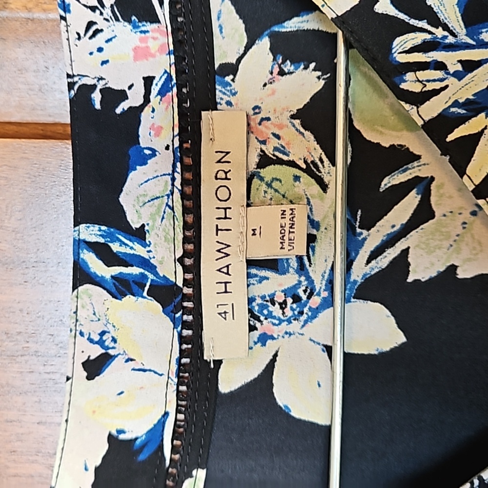 41 Hawthorne Floral‎ Blouse - Picture 2 of 4